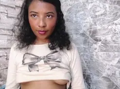 Amateur Free Live Porn of arietta_69