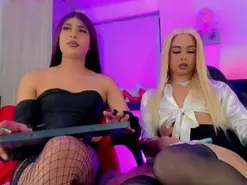 Amateur Watch Live Sex Cams of hellen_moons