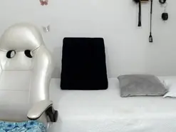 Amateur Adult Webcam of mom_hot