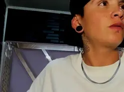 Amateur Live Porn of Naught_boy