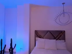 Amateur Adult Webcam of AlanaCraft