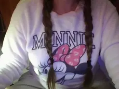 Amateur Live Sex Cam of HellouKitty