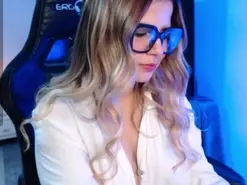 Amateur Adult Webcam of shy_avrill