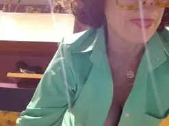 Amateur Sex Cam of emma-milf