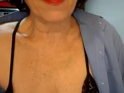 Amateur Free Porn Cam of emma-milf