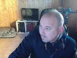 Amateur Live Sex Cam of El_Krakis84