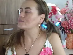 Amateur Watch Live Sex Cams of mature_magenta