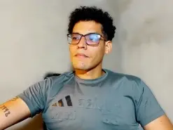 Amateur Sex Chat of selfsuck_xxx