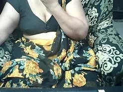 Amateur Live Sex Cam of indianbhabi40