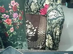 Amateur Live Sex Cam of indianbhabi40