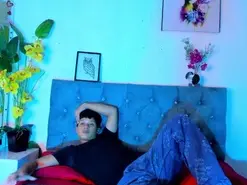 Amateur Sex Cam of AlexDuMontt