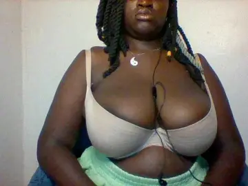 Bongacams Sex Cam of Boobie-queen