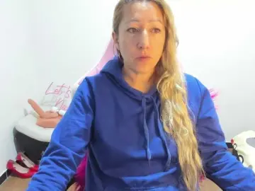 Bongacams Live Sex Cam of chrystal85