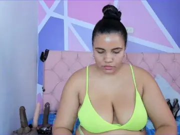 AngieCandy from bongacams