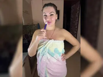 Madelynn from bongacams