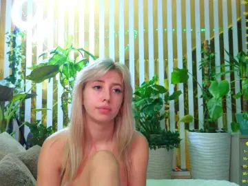 Bongacams Live Porn of MiaLiaHot