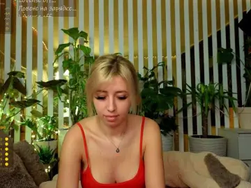 Bongacams Watch Live Sex Cams of MiaLiaHot