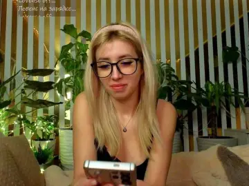 Bongacams Free Porn Cam of MiaLiaHot