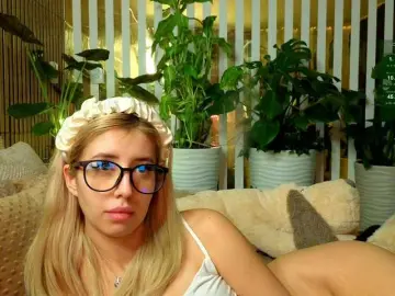 Bongacams Nude Webcam of MiaLiaHot