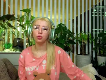 Bongacams Nude Webcam of MiaLiaHot