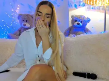 Bongacams Live Sex Cam of FeralFoxy