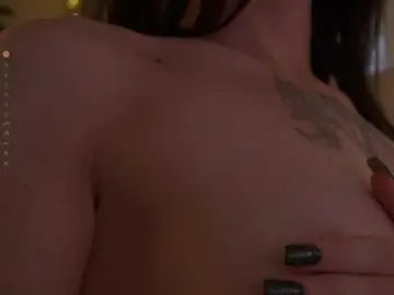 Bongacams Nude Webcam of DrammaQueennnn