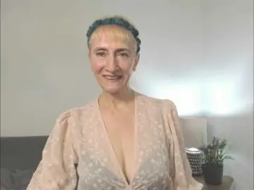 Bongacams Watch Live Sex Cams of MargaretCherry