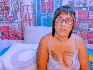 Bongacams Nude Webcam of indianroxy