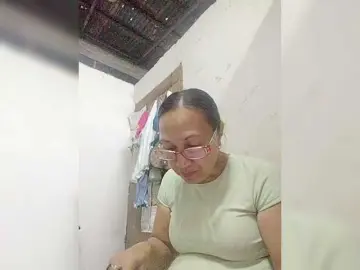 cherrywhite03 from bongacams