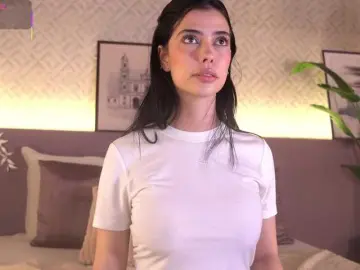 ElleDiane from bongacams