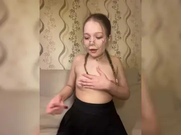 Bongacams Nude Webcam of MelMooon