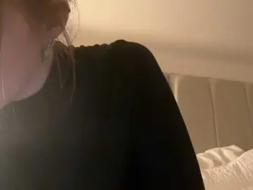 Bongacams Free Porn Cam of REDHEADROSIE