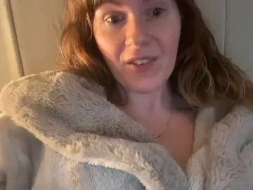 Bongacams Live Sex Cam of REDHEADROSIE