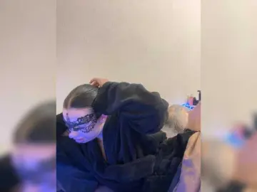 Bongacams Watch Live Sex Cams of NoMoneyNoHoney