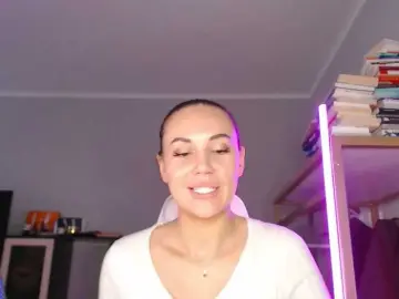 Bongacams Adult Video Chat of QWEENII