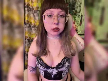 Bongacams Live Porn of henby-streams