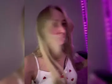 Bongacams Watch Live Sex Cams of QueenKing