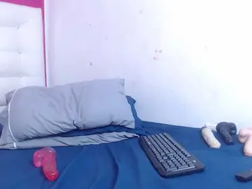 tiny-whore from bongacams