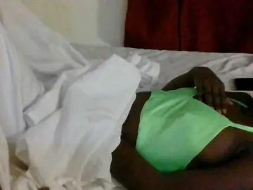 Bongacams Sex Chat of Petiteebony1