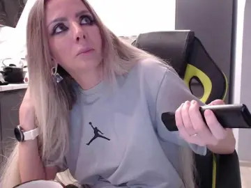 Bongacams Nude Webcam of blondalina