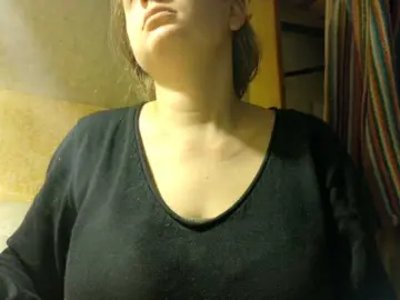 Bongacams Watch Live Sex Cams of esterjohns