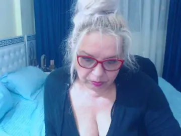 Bongacams Free Porn Cam of SonyaHotMilf