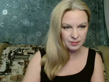 Bongacams Nude Webcam of BlondeFox