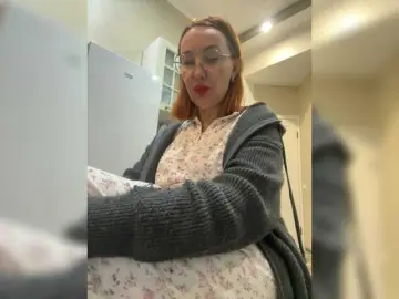 Bongacams Adult Video Chat of Pink-Lips