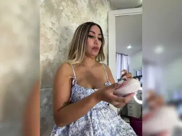 Bongacams Adult Webcams of EmilyLeah