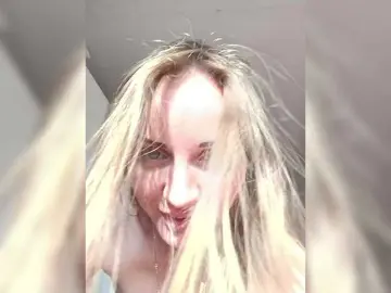 Bongacams Watch Live Sex Cams of Alenushka888