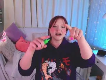 Bongacams Free Live Porn of CrazyWine