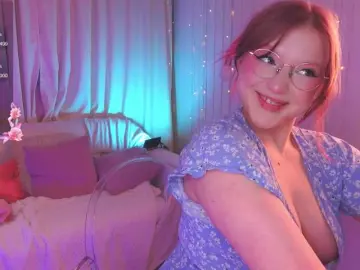 Bongacams Nude Webcam of CrazyWine