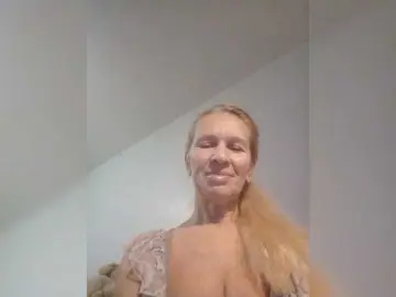 victoria71 from bongacams