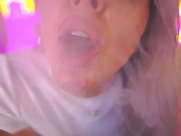 Bongacams Live Porn of KiraCandyS